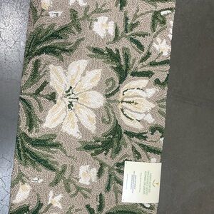 Brand New Hooked Accent Spring Floral Patterned Rug with Green and Cream Accents